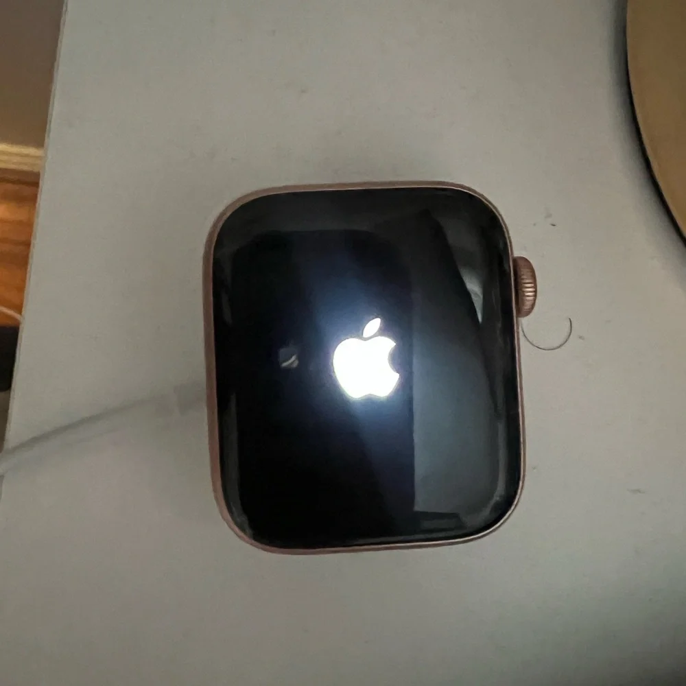 Apple Watch Series 5 44mm gold